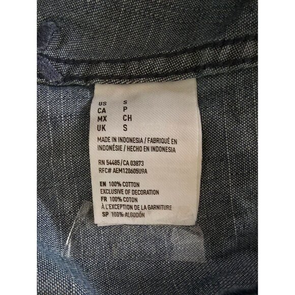 American Eagle Outfitters Boyfriend Fit Button Front Denim Shirt Size Small NWT - Picture 12 of 16